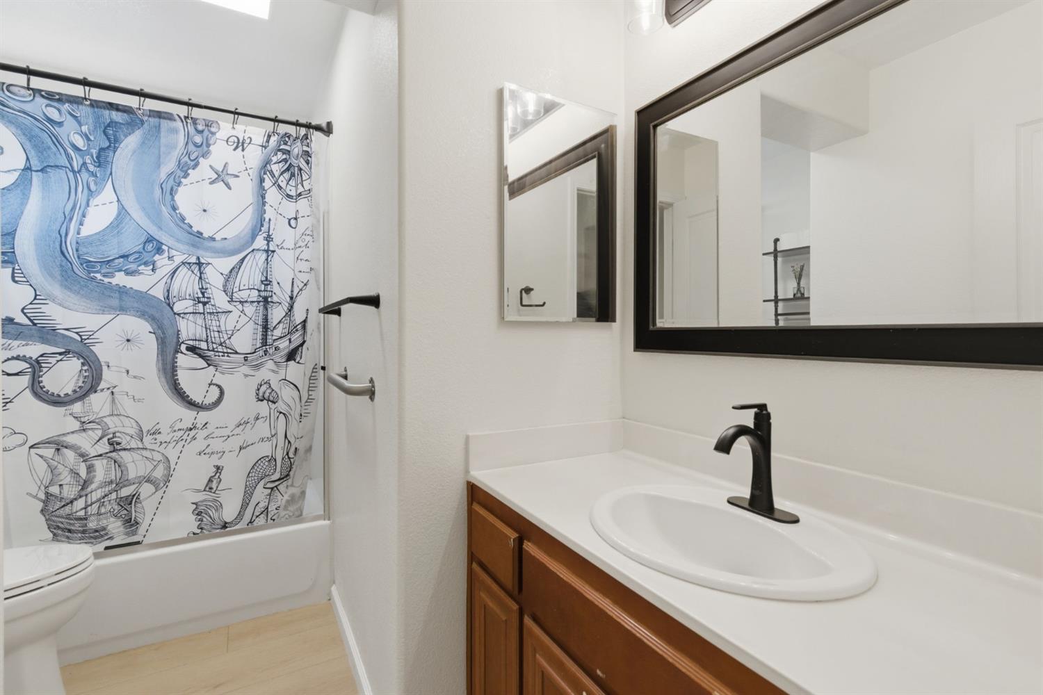 1014 Foxfire Dr, Manteca, CA 95337