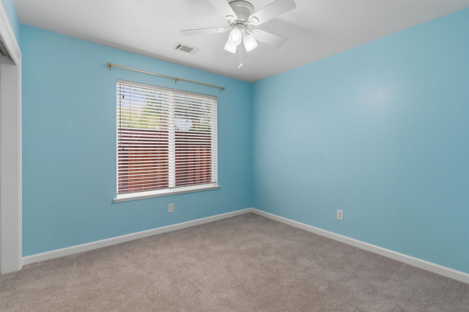 1014 Foxfire Dr, Manteca, CA 95337