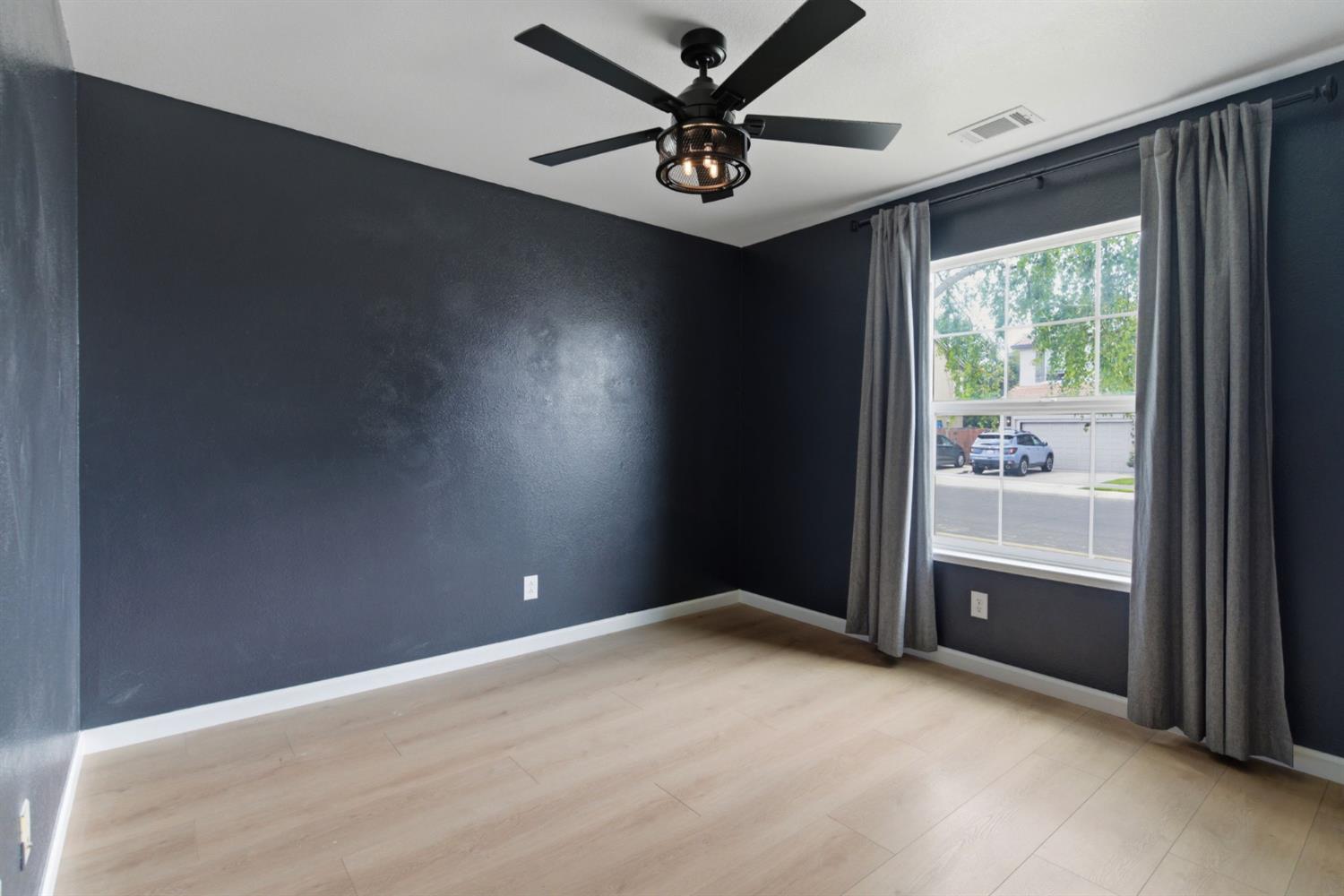 1014 Foxfire Dr, Manteca, CA 95337