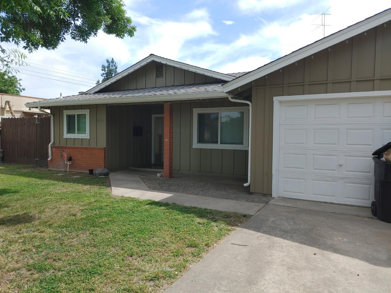 2502 Rose Ave, Modesto, CA 95355