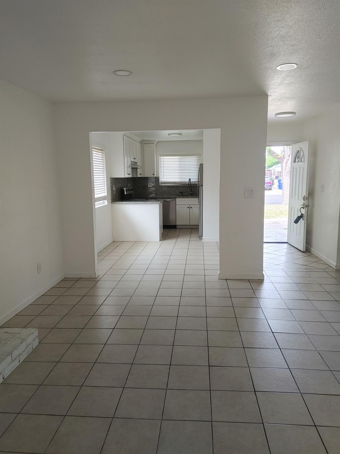 2502 Rose Ave, Modesto, CA 95355