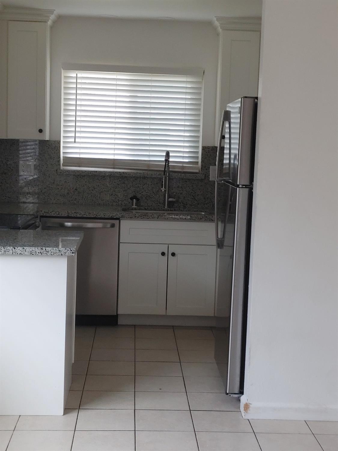 2502 Rose Ave, Modesto, CA 95355