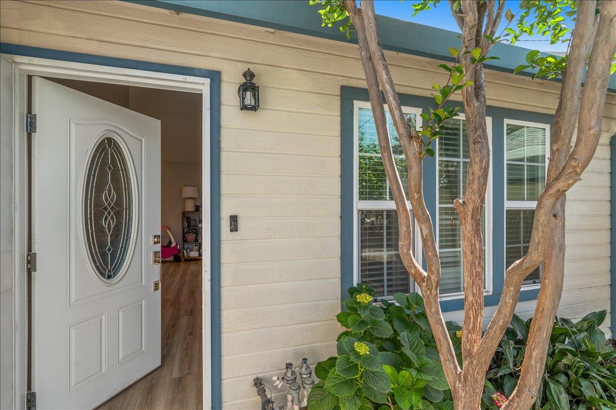1924 Amsterdam Ln, Modesto, CA 95356