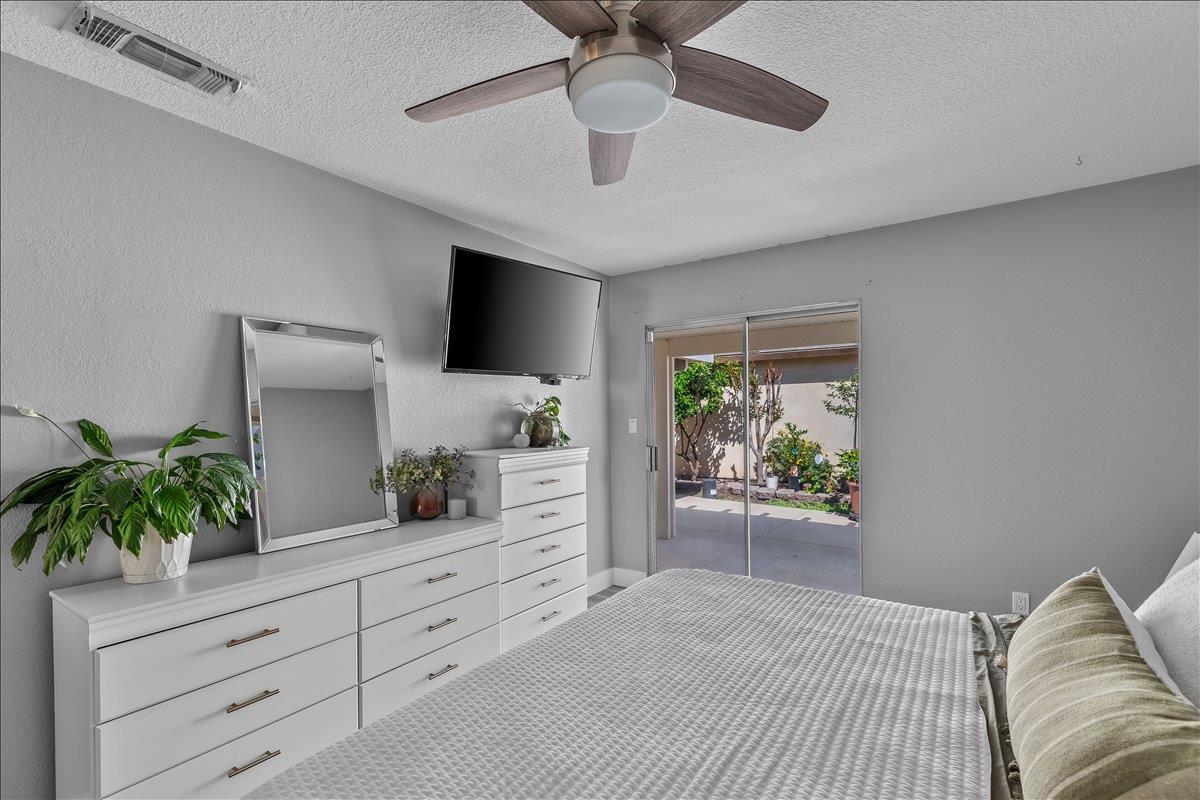 1924 Amsterdam Ln, Modesto, CA 95356