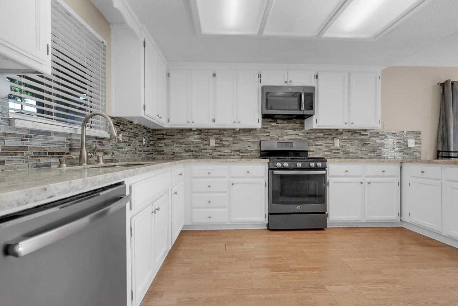 941 Arambel Dr, Patterson, CA 95363