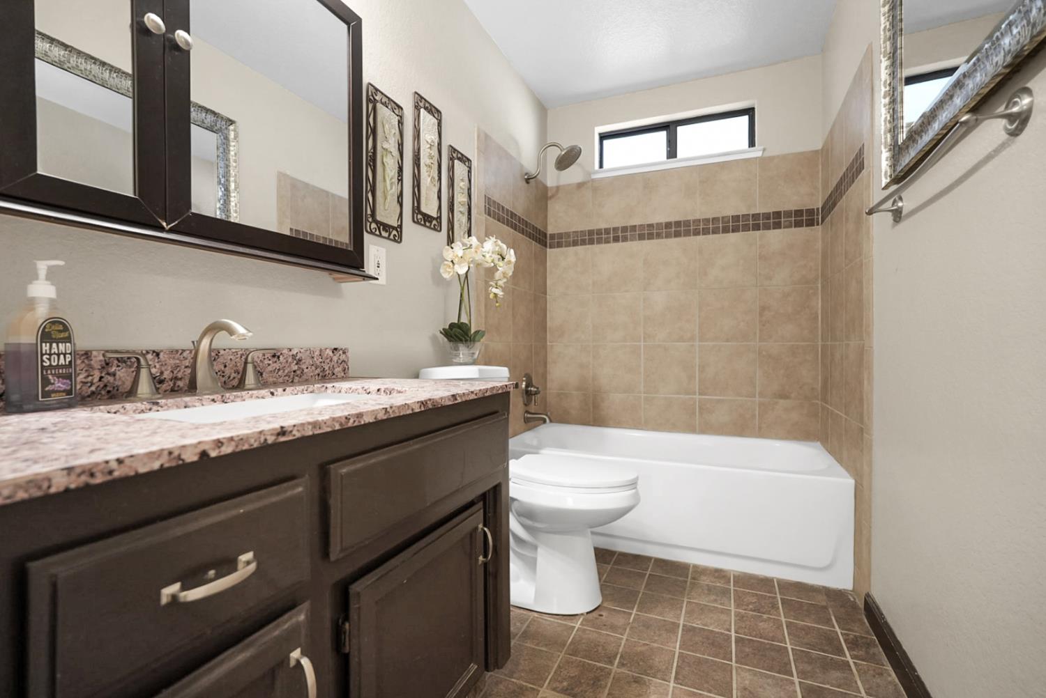941 Arambel Dr, Patterson, CA 95363