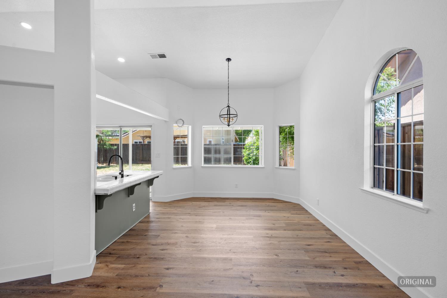 449 Cottonwood Dr, Los Banos, CA 93635