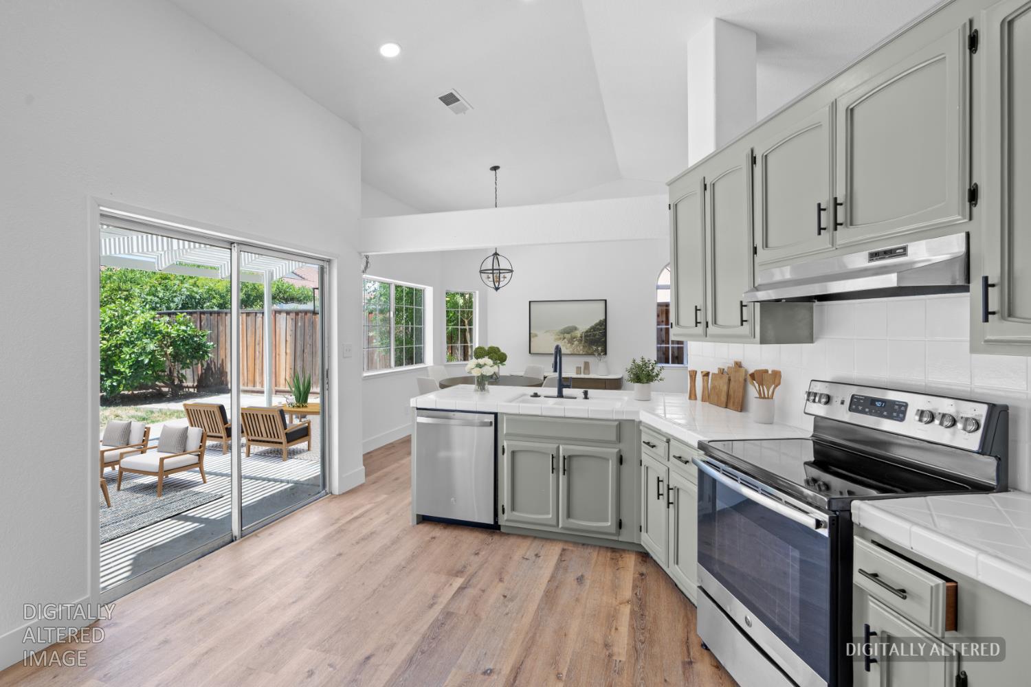 449 Cottonwood Dr, Los Banos, CA 93635