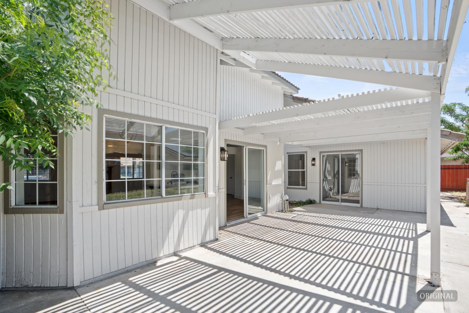 449 Cottonwood Dr, Los Banos, CA 93635