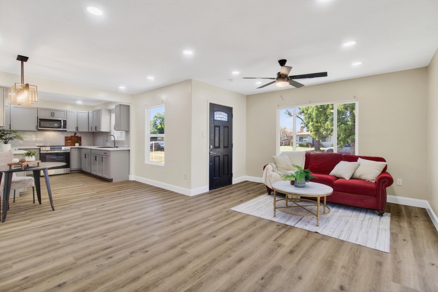 1127 W 19th St, Merced, CA 95340
