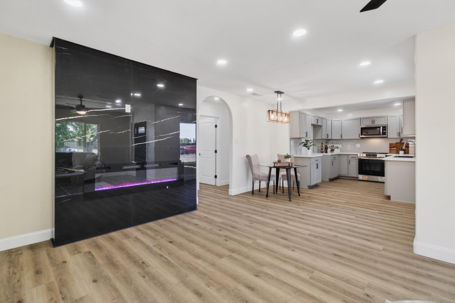 1127 W 19th St, Merced, CA 95340