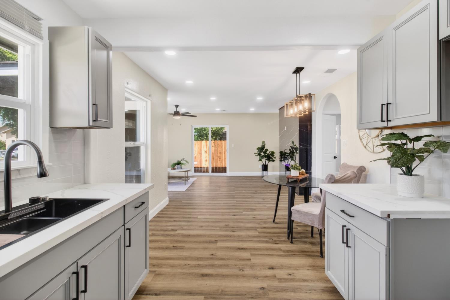 1127 W 19th St, Merced, CA 95340