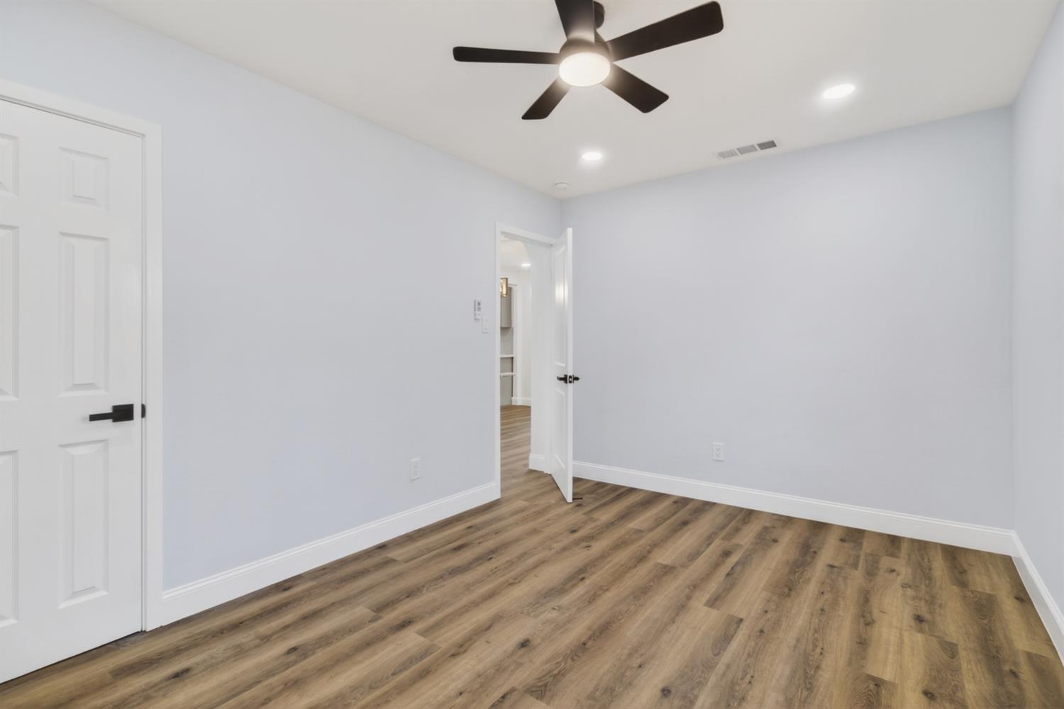 1127 W 19th St, Merced, CA 95340