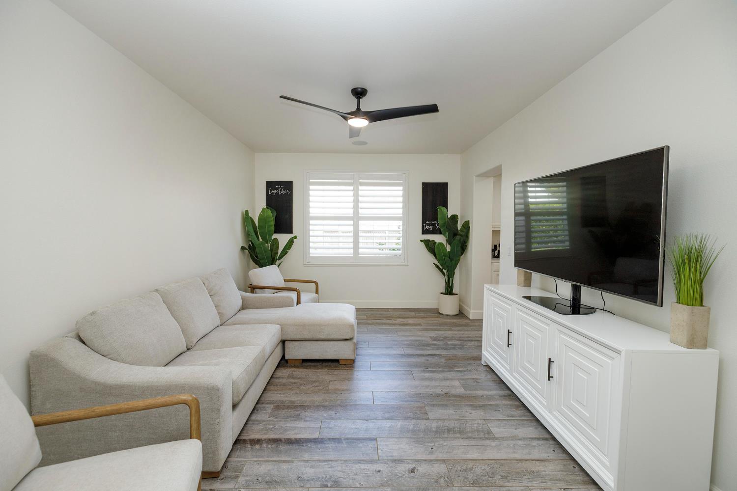 1682 Fairway Oaks Ct, Ripon, CA 95366