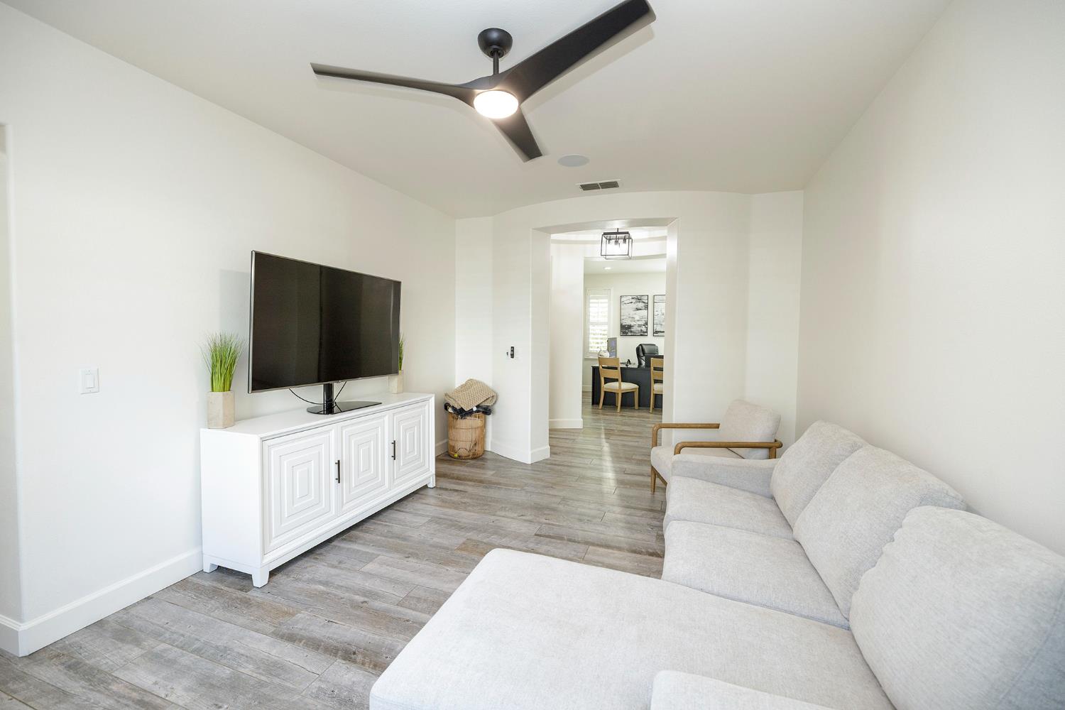 1682 Fairway Oaks Ct, Ripon, CA 95366