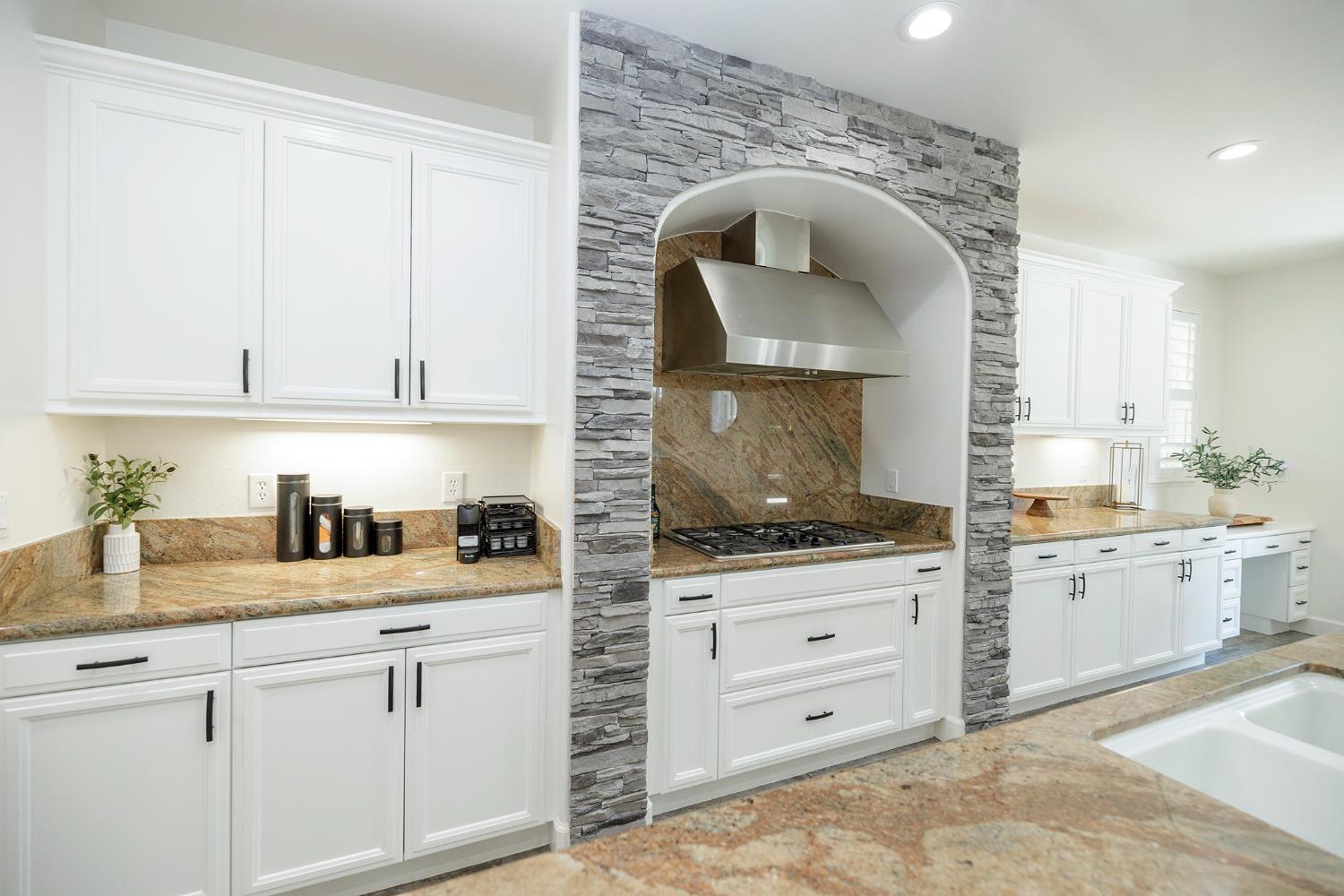 1682 Fairway Oaks Ct, Ripon, CA 95366