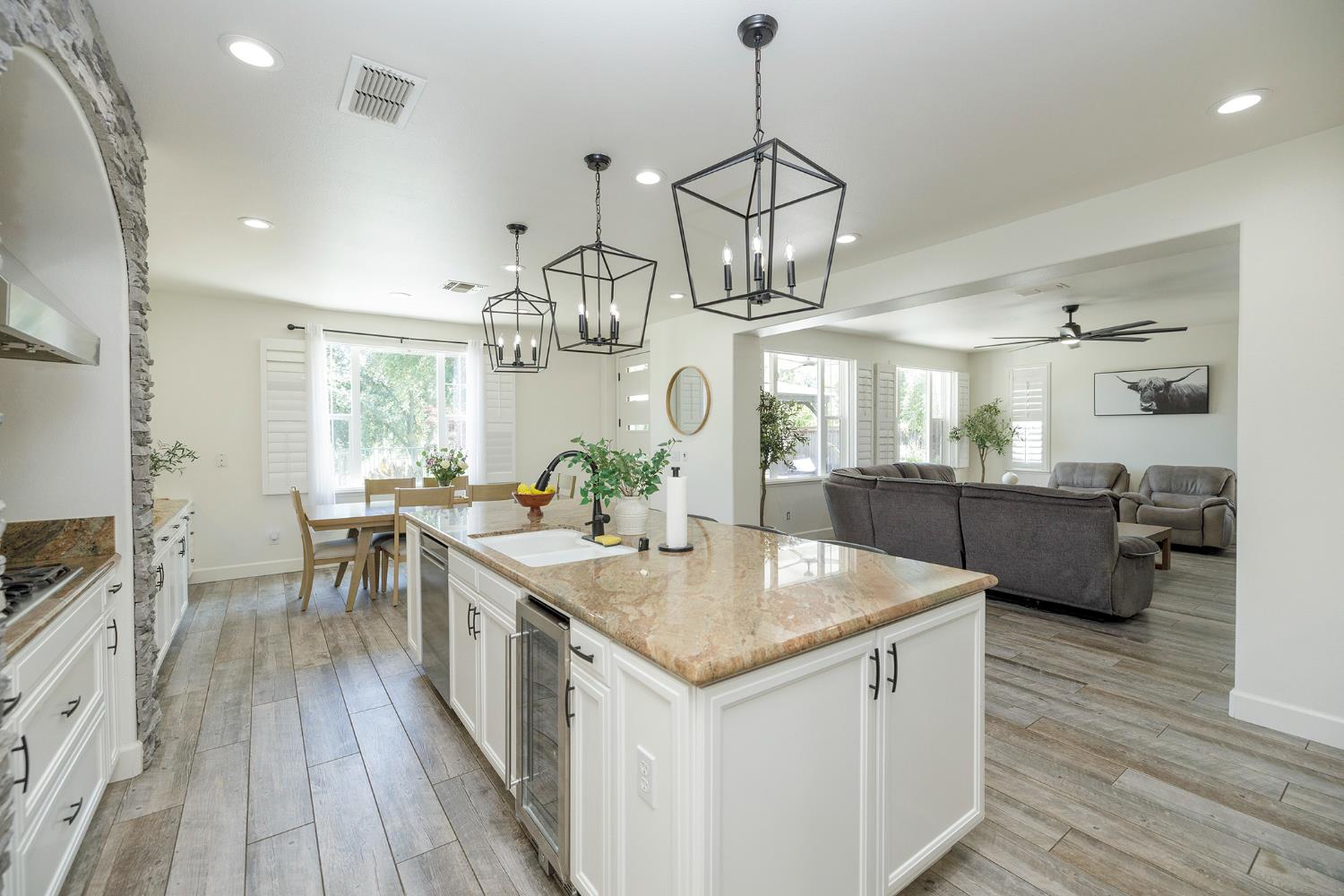 1682 Fairway Oaks Ct, Ripon, CA 95366