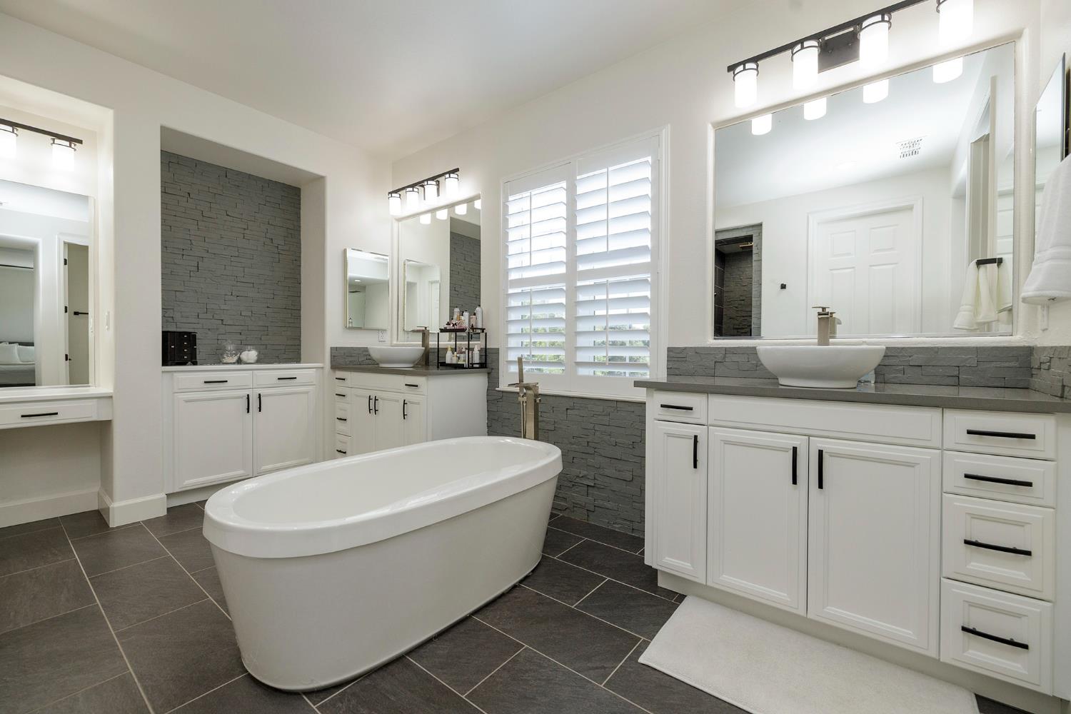 1682 Fairway Oaks Ct, Ripon, CA 95366