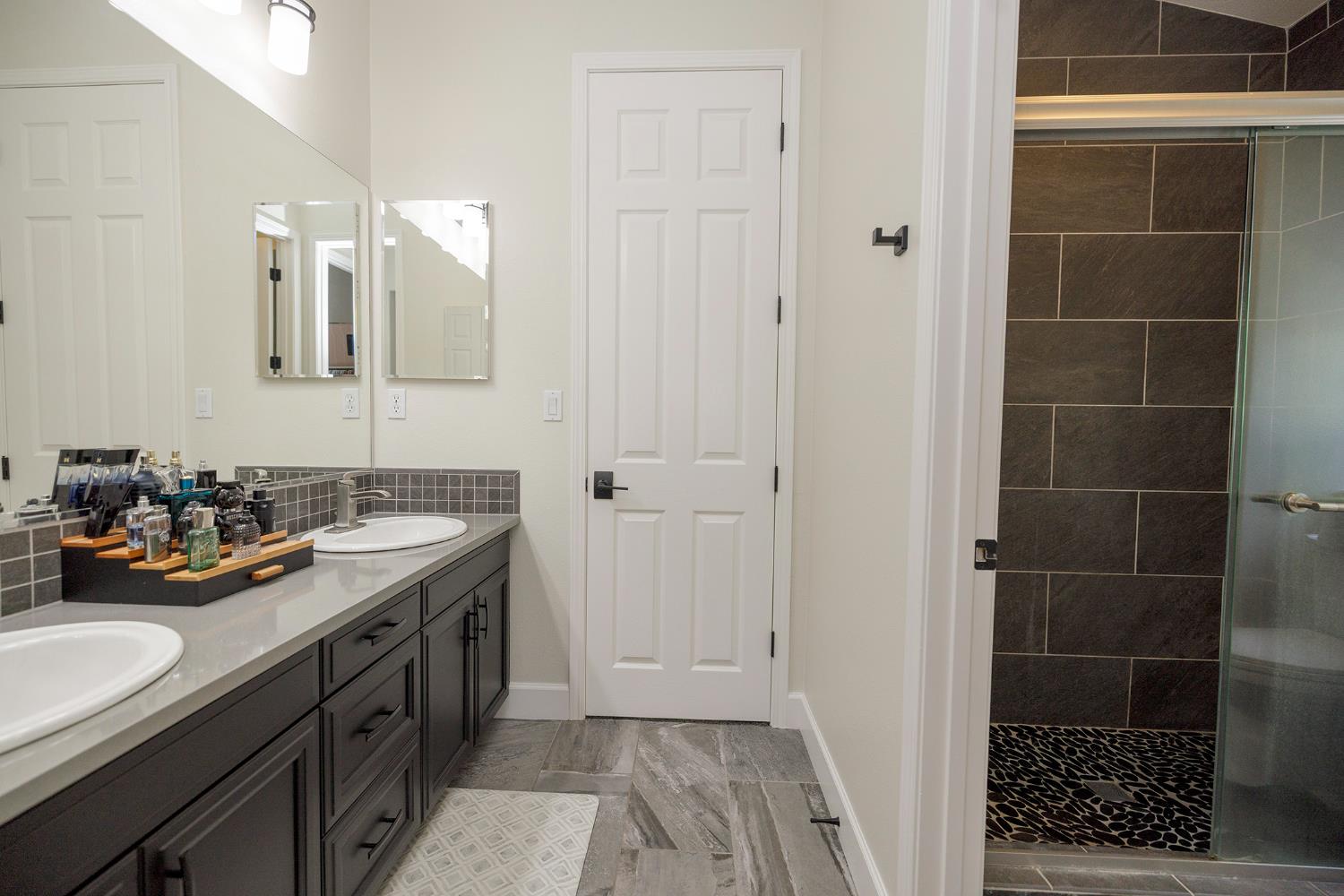 1682 Fairway Oaks Ct, Ripon, CA 95366