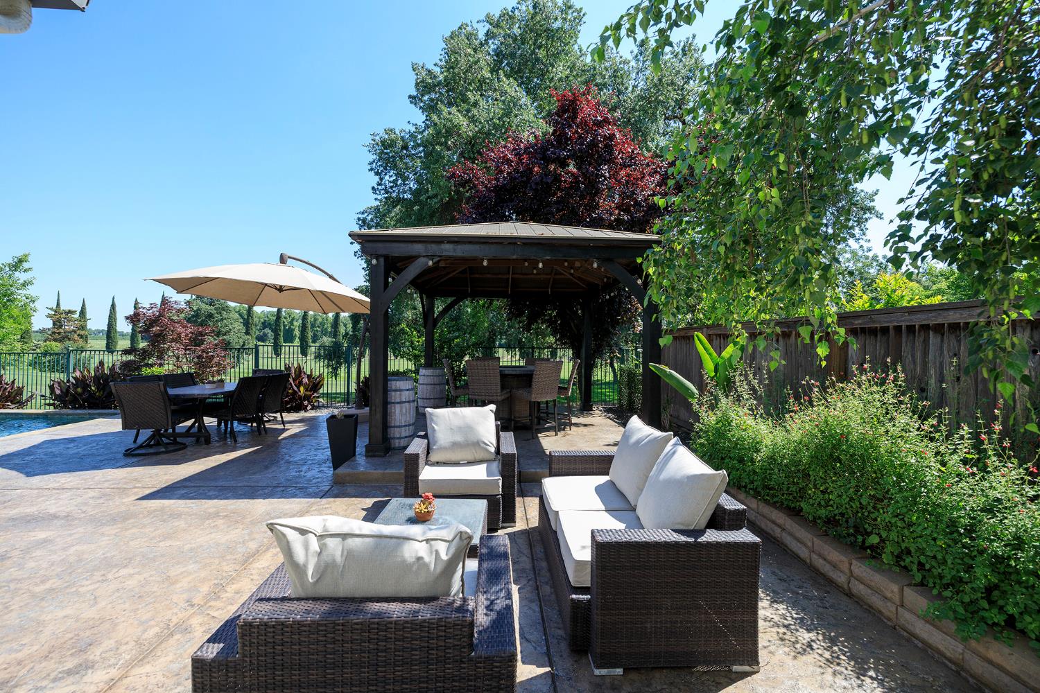 1682 Fairway Oaks Ct, Ripon, CA 95366