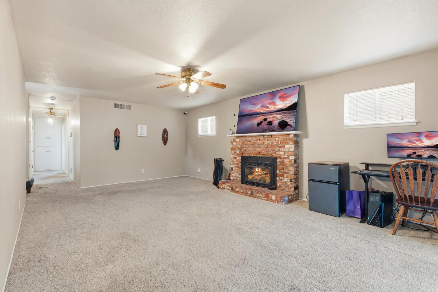 1215 Del Vale Ave, Modesto, CA 95350