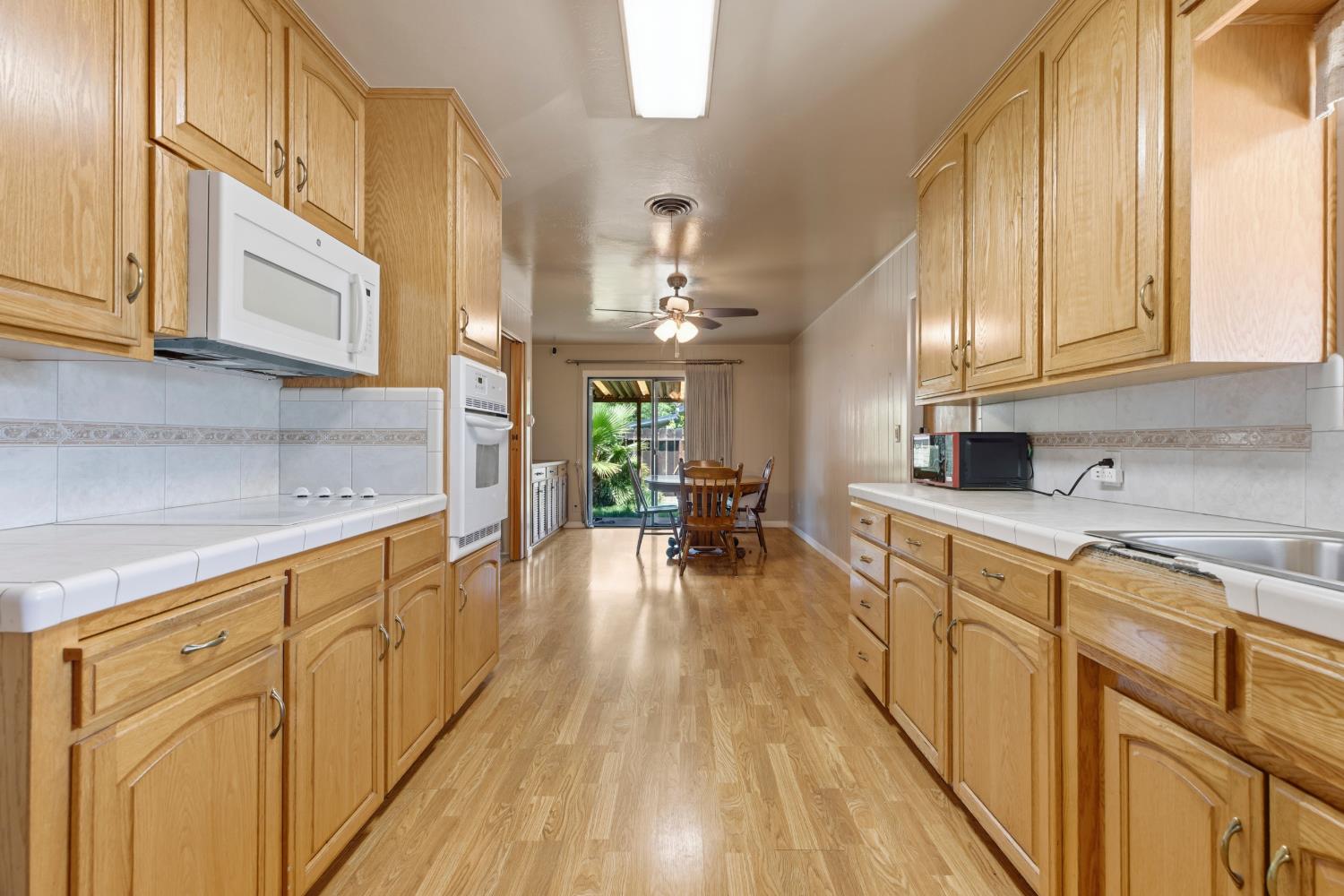 1215 Del Vale Ave, Modesto, CA 95350