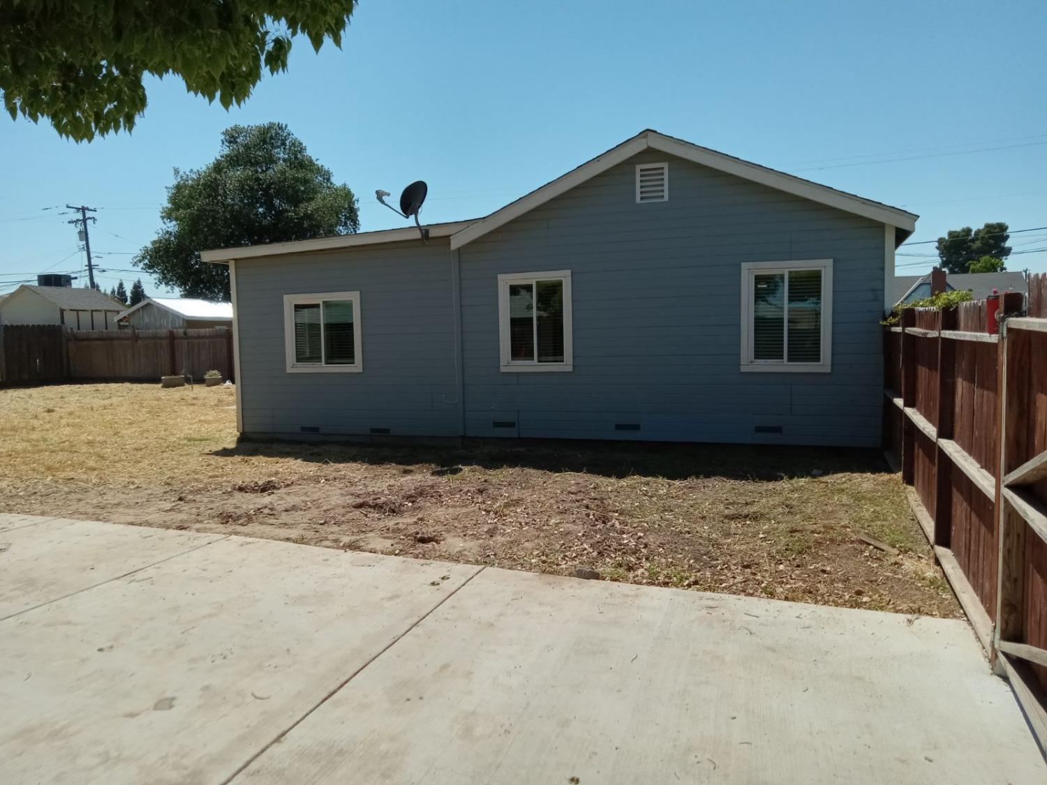 2612 Sierra St, Riverbank, CA 95367