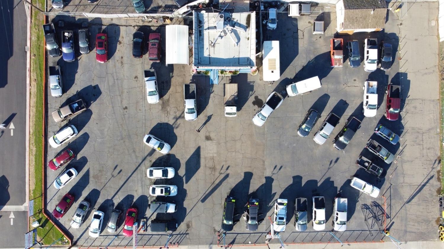 1023 1049 W Yosemite Ave, Manteca, CA 95337