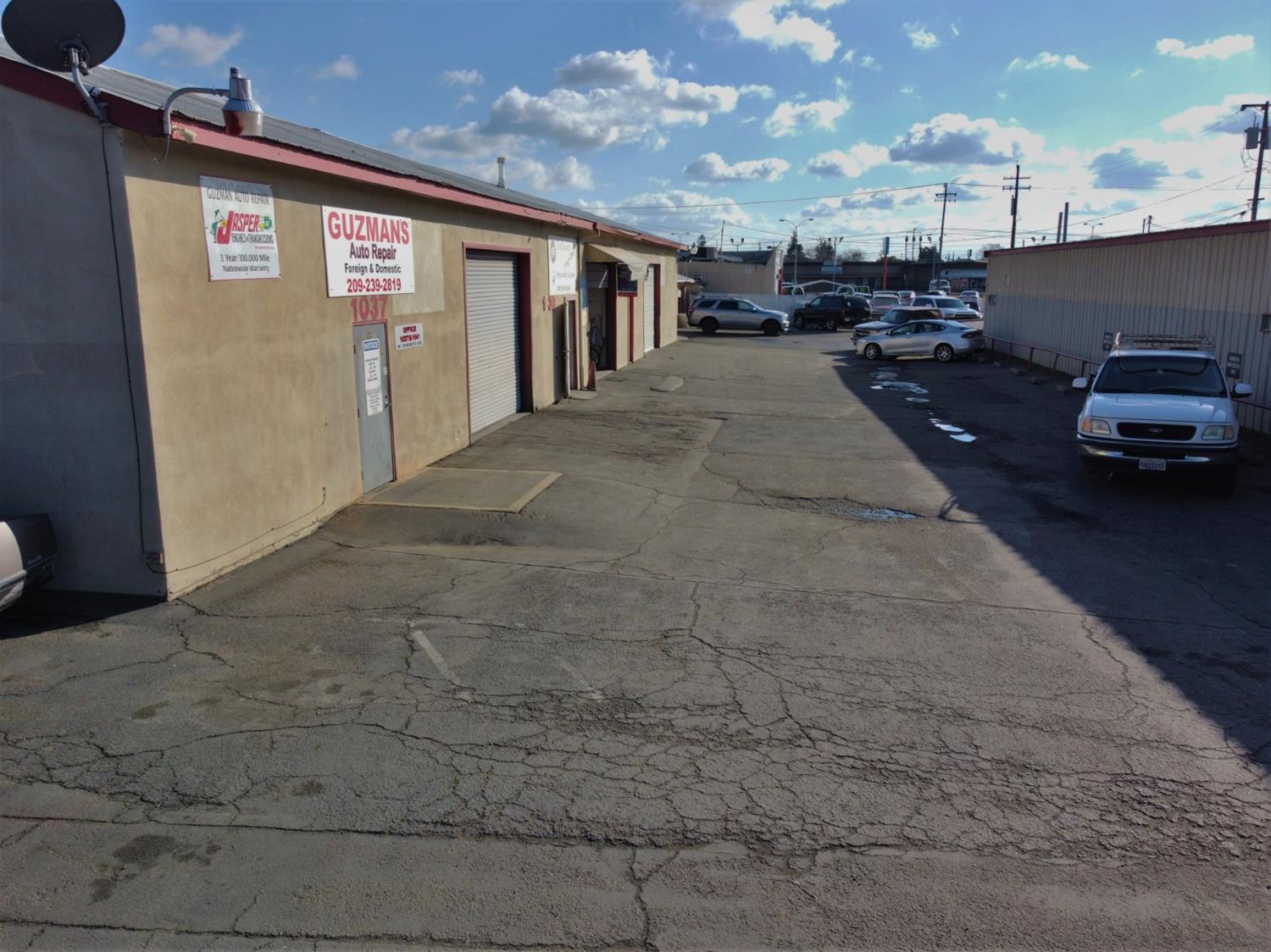 1023 1049 W Yosemite Ave, Manteca, CA 95337
