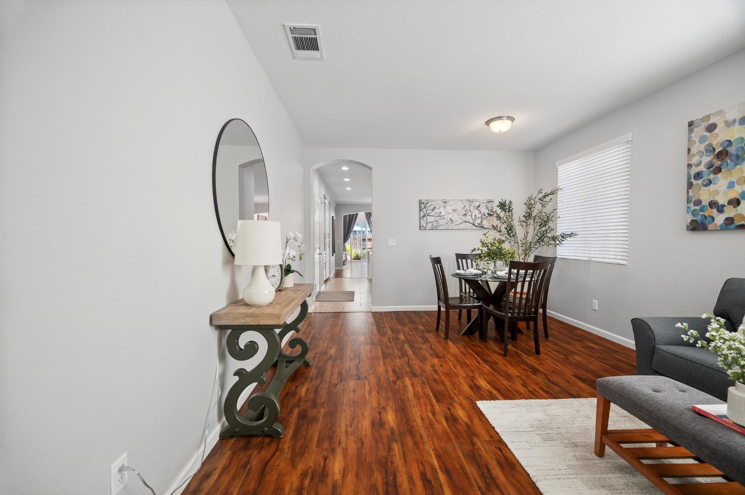 2261 Maverick Ct, Modesto, CA 95355