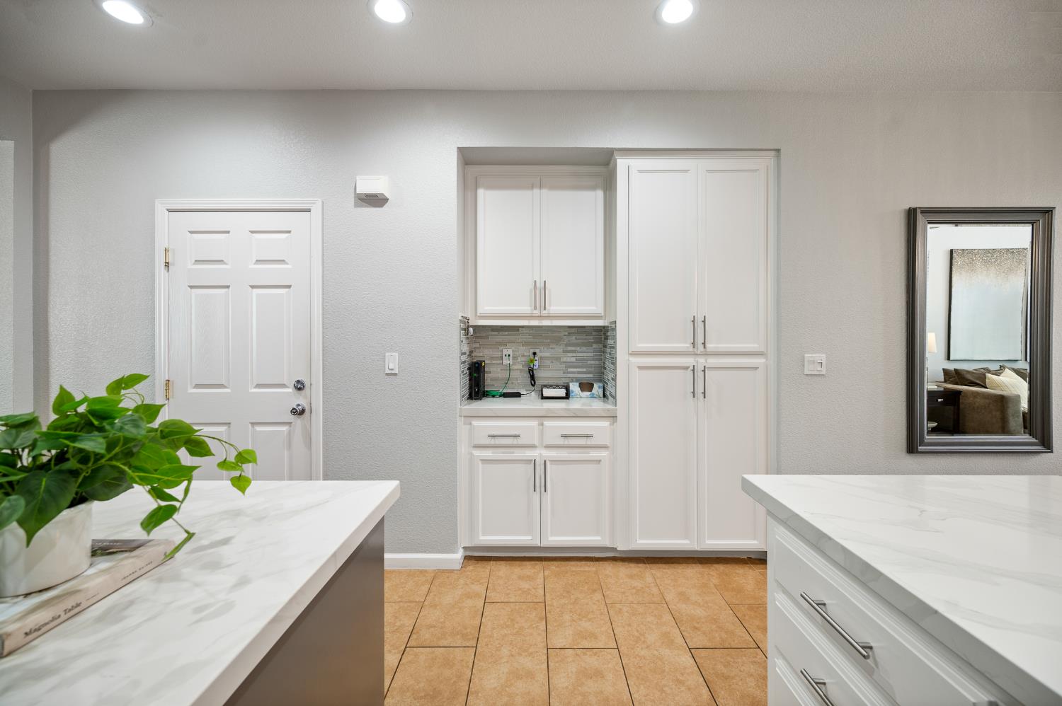 2261 Maverick Ct, Modesto, CA 95355