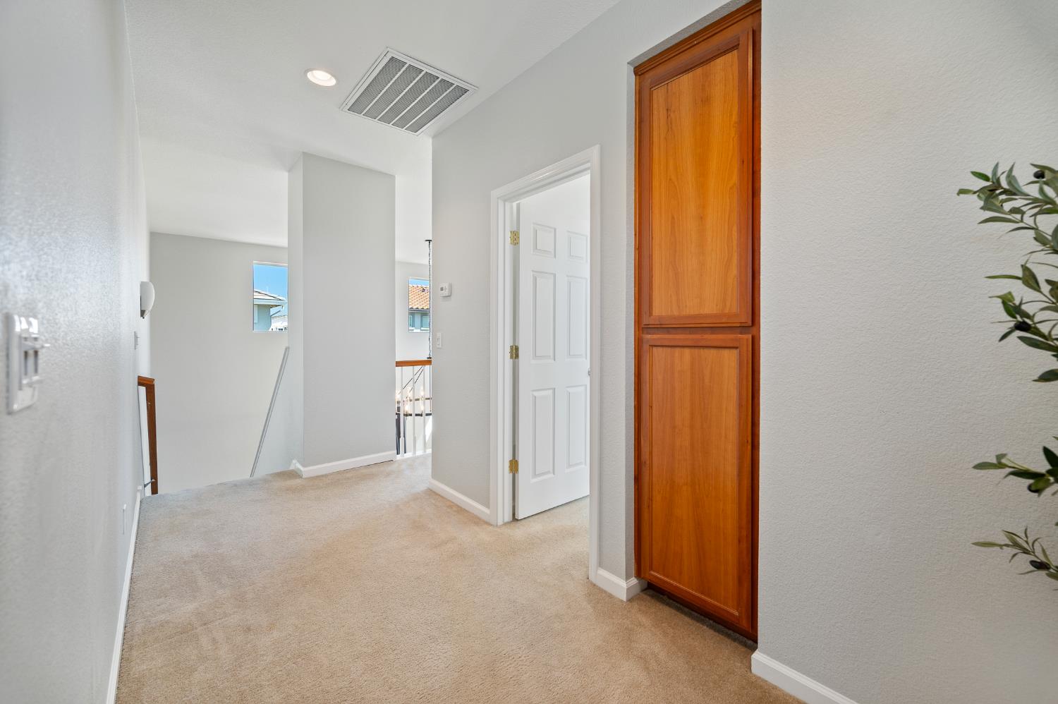 2261 Maverick Ct, Modesto, CA 95355