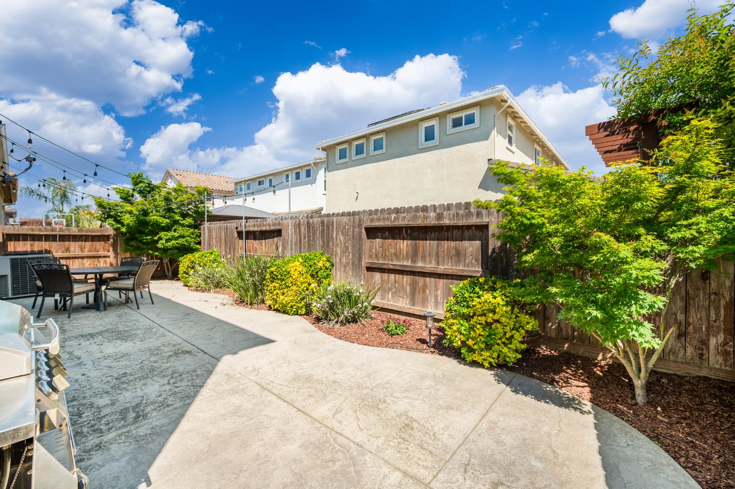 2261 Maverick Ct, Modesto, CA 95355