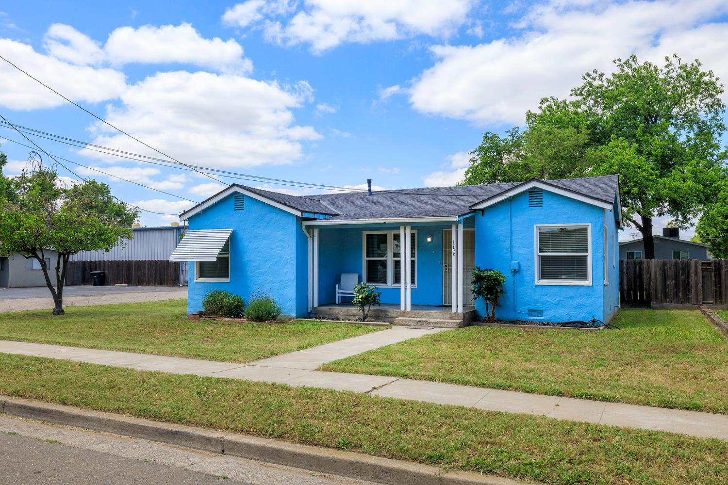 1732 2nd St, Escalon, CA 95320