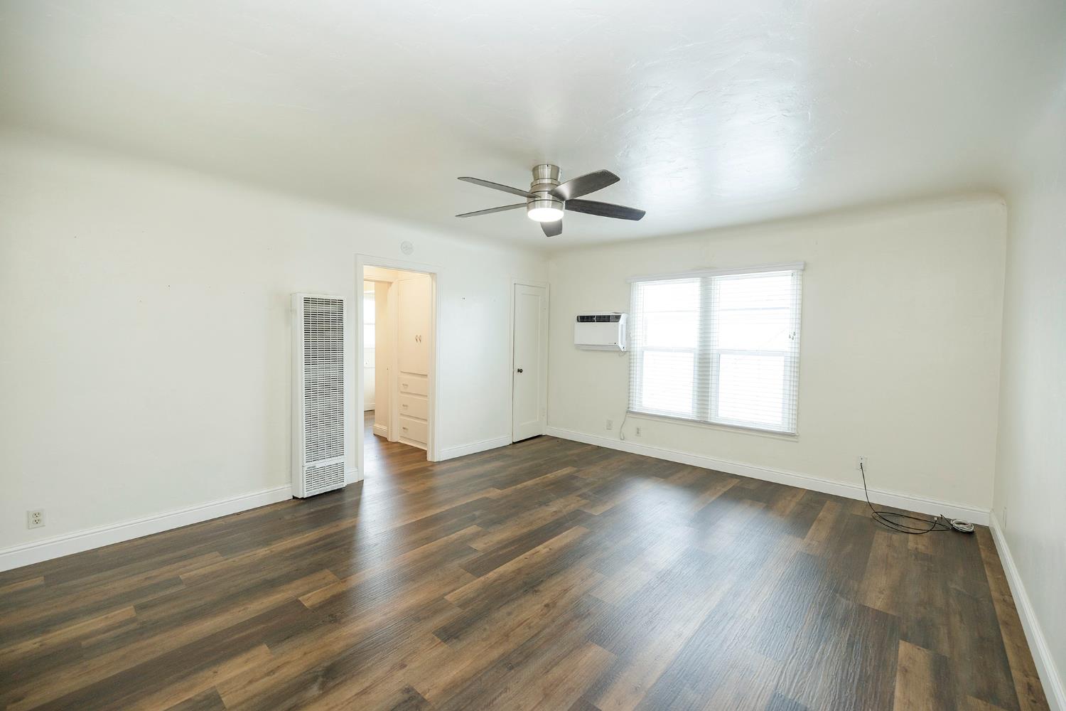 1732 2nd St, Escalon, CA 95320