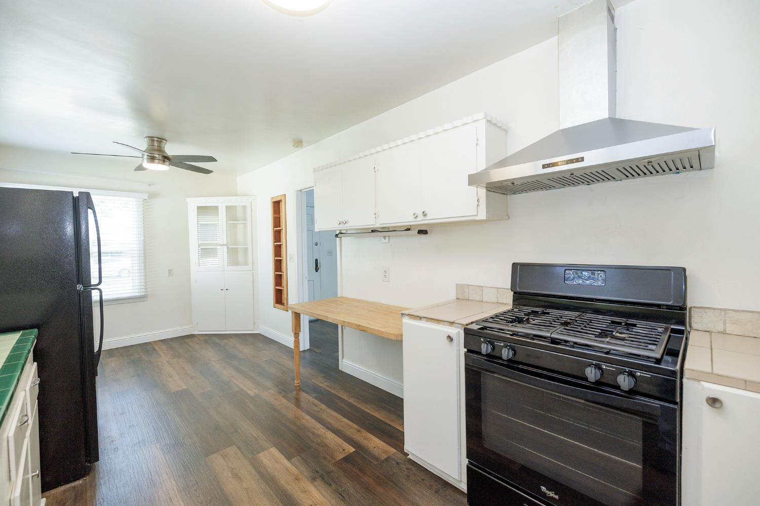 1732 2nd St, Escalon, CA 95320
