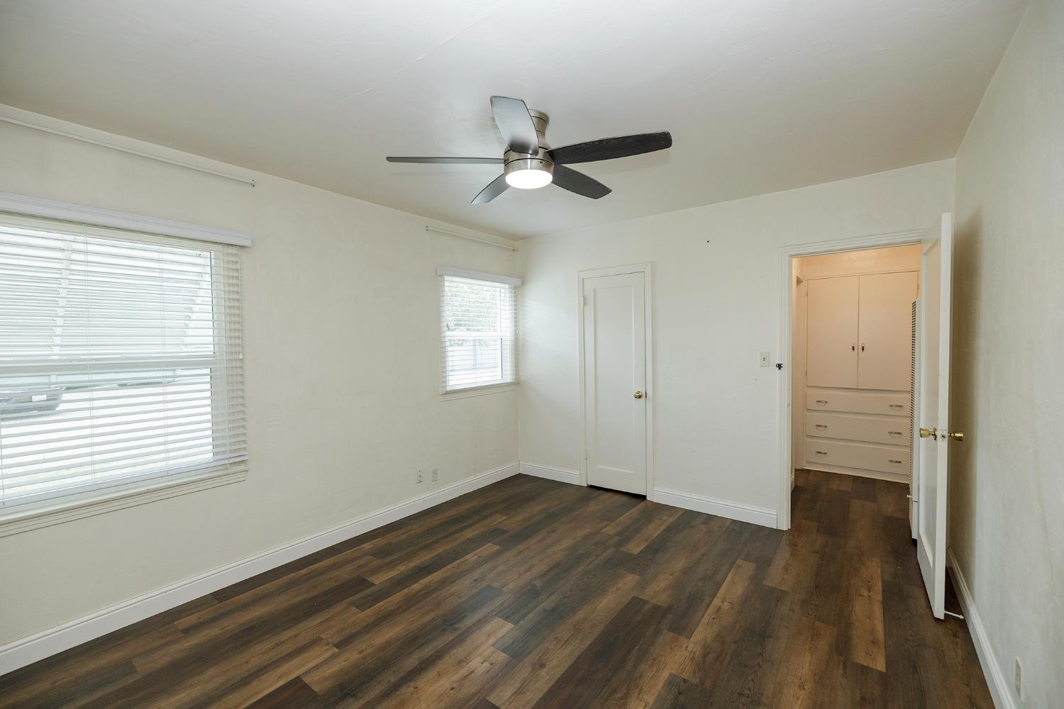1732 2nd St, Escalon, CA 95320