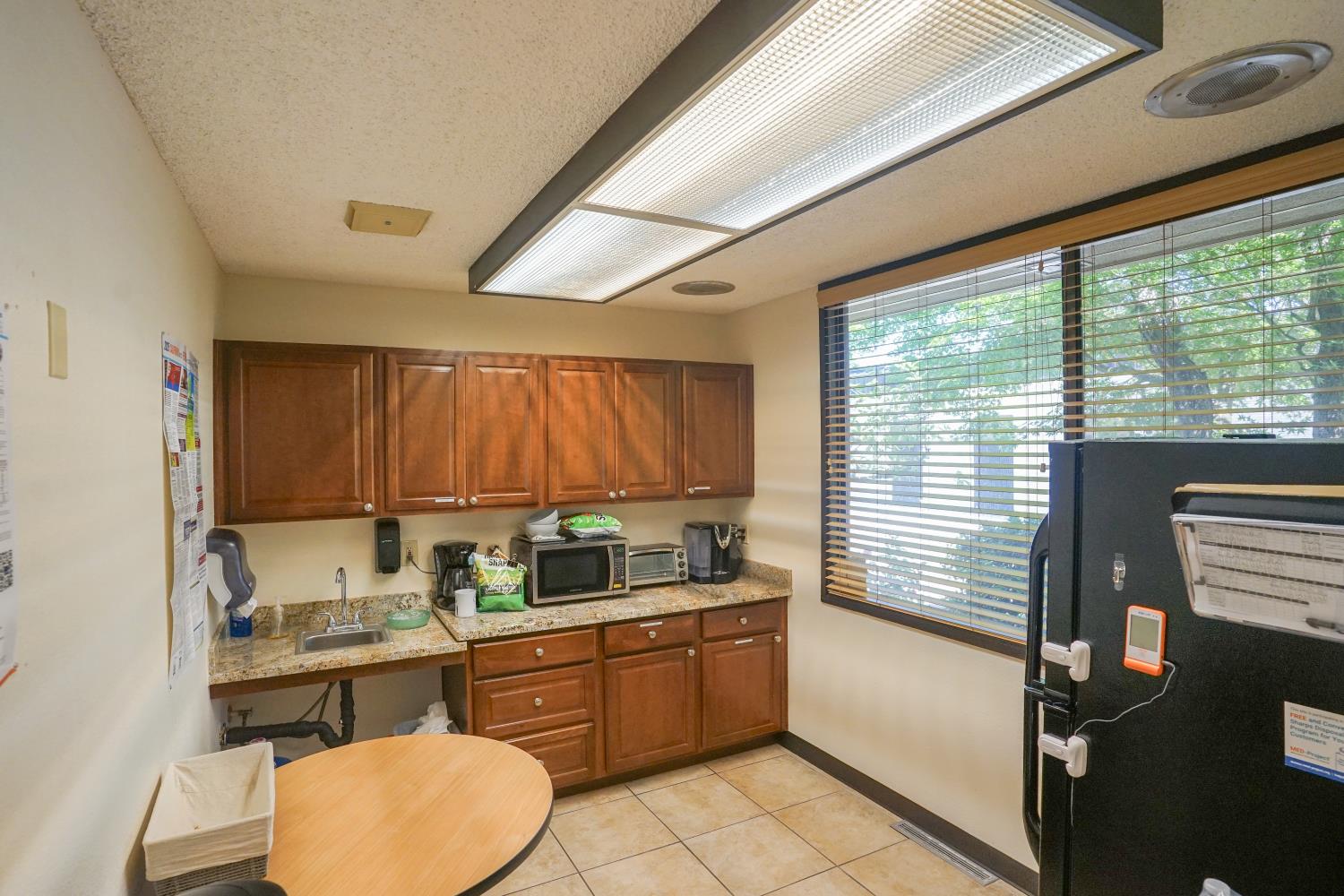 1080 Delbon Ave, Turlock, CA 95382