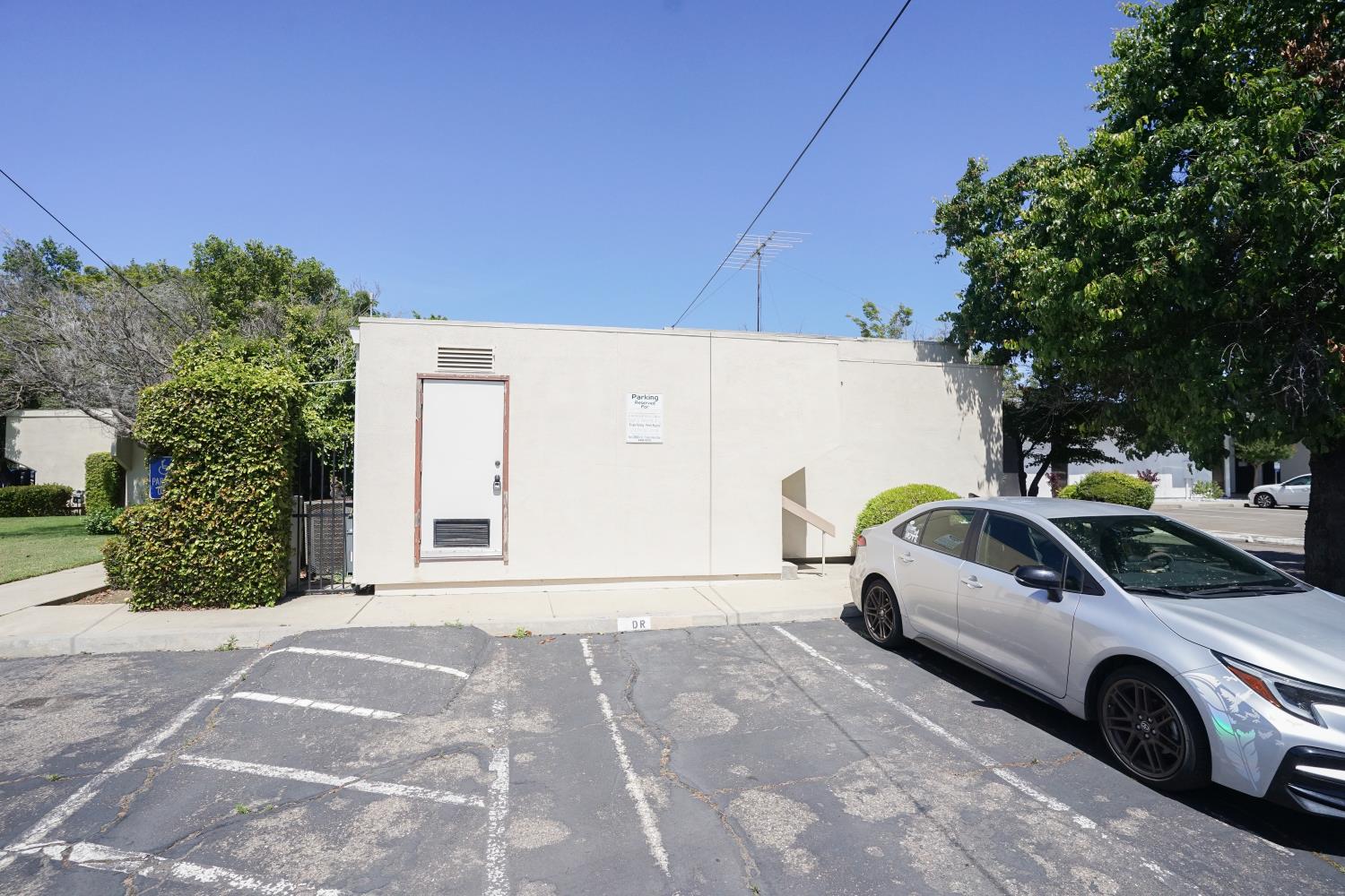 1080 Delbon Ave, Turlock, CA 95382