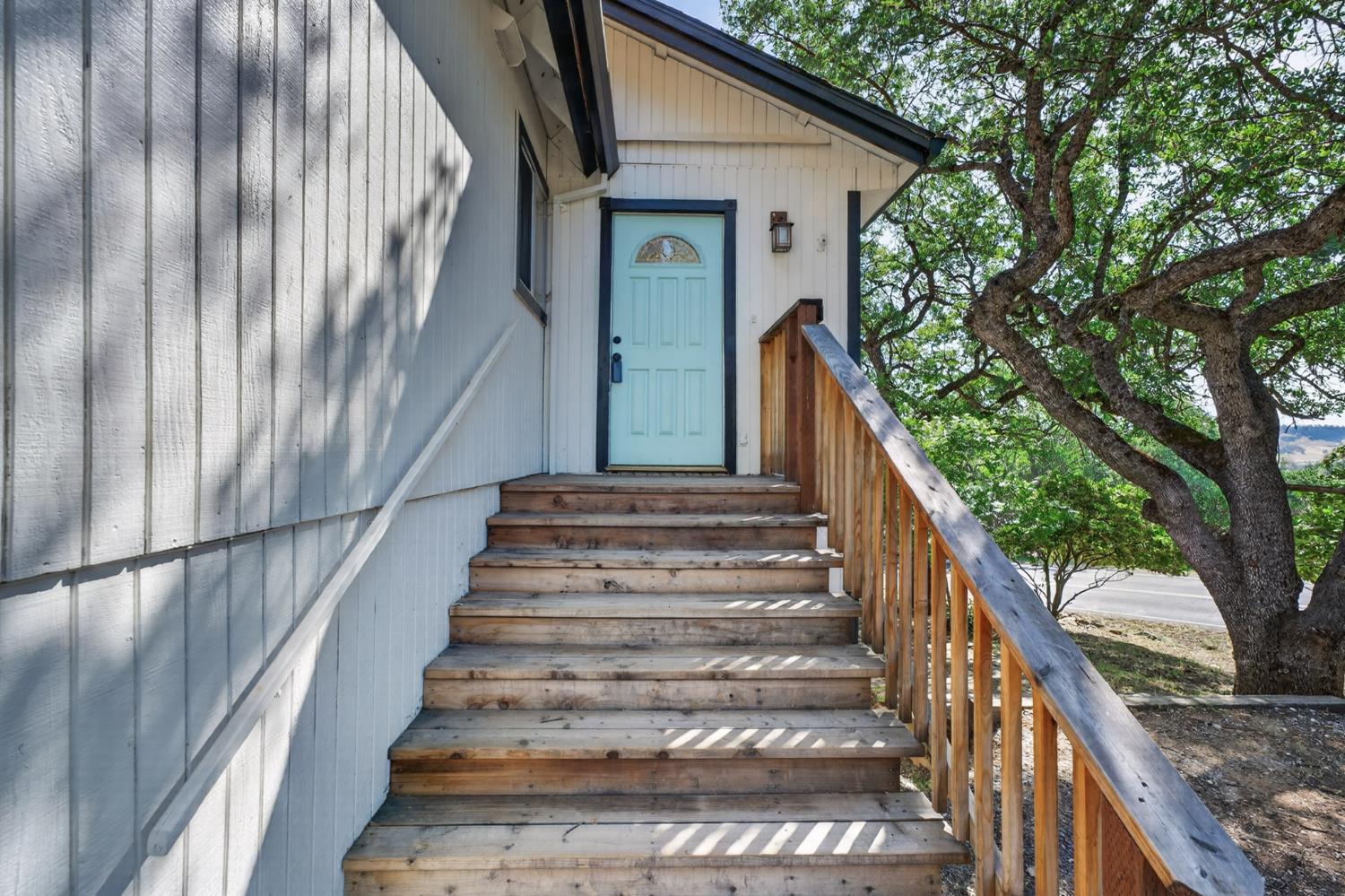 4698 Kiva Dr, Copperopolis, CA 95228