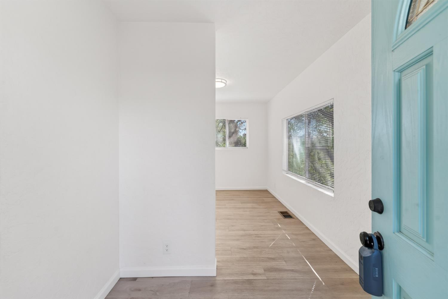 4698 Kiva Dr, Copperopolis, CA 95228