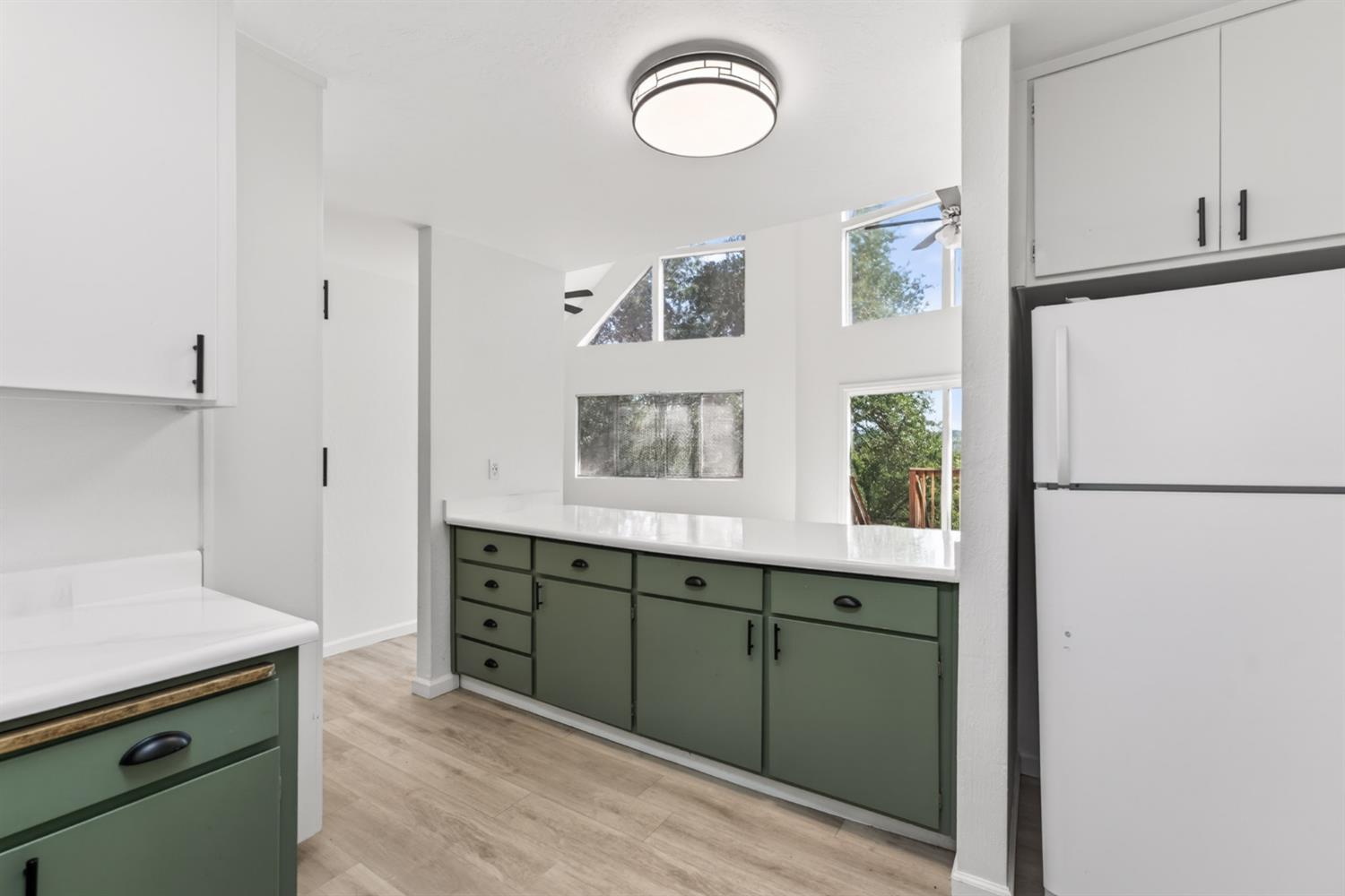 4698 Kiva Dr, Copperopolis, CA 95228