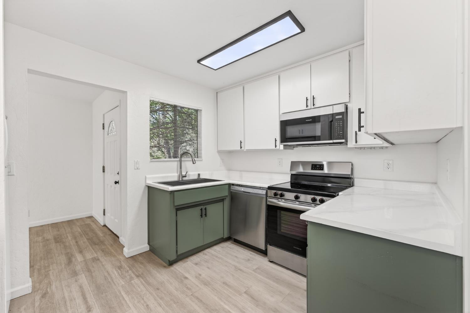 4698 Kiva Dr, Copperopolis, CA 95228