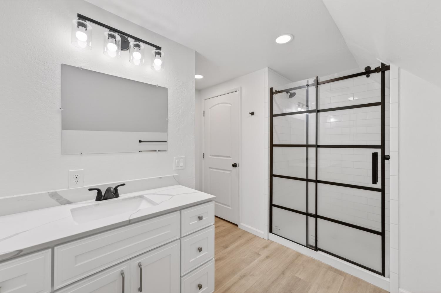 4698 Kiva Dr, Copperopolis, CA 95228