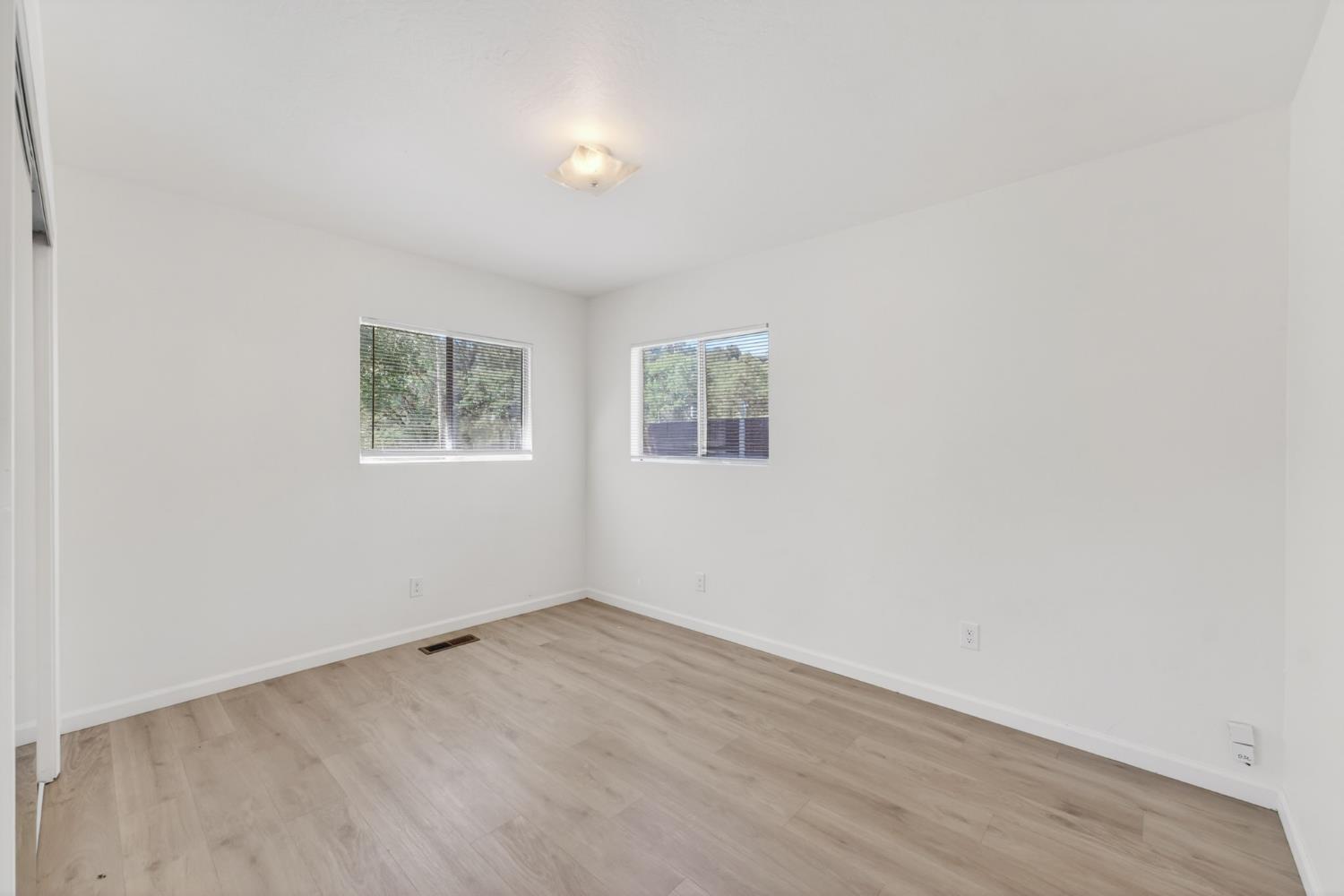 4698 Kiva Dr, Copperopolis, CA 95228