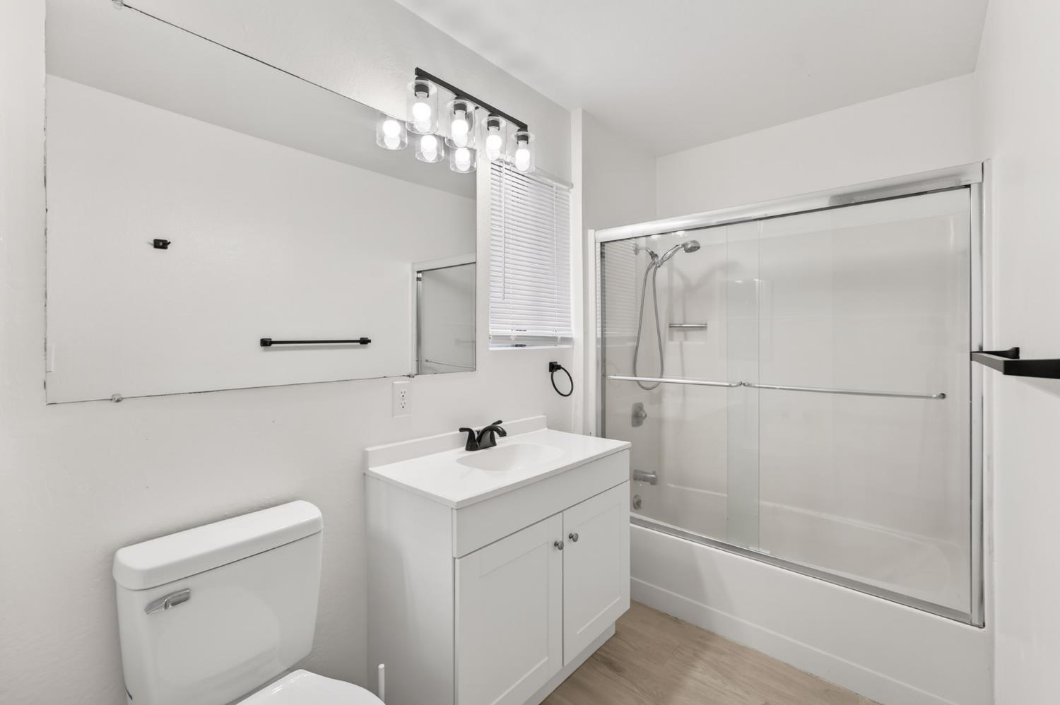 4698 Kiva Dr, Copperopolis, CA 95228
