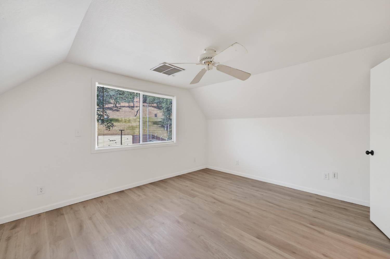 4698 Kiva Dr, Copperopolis, CA 95228