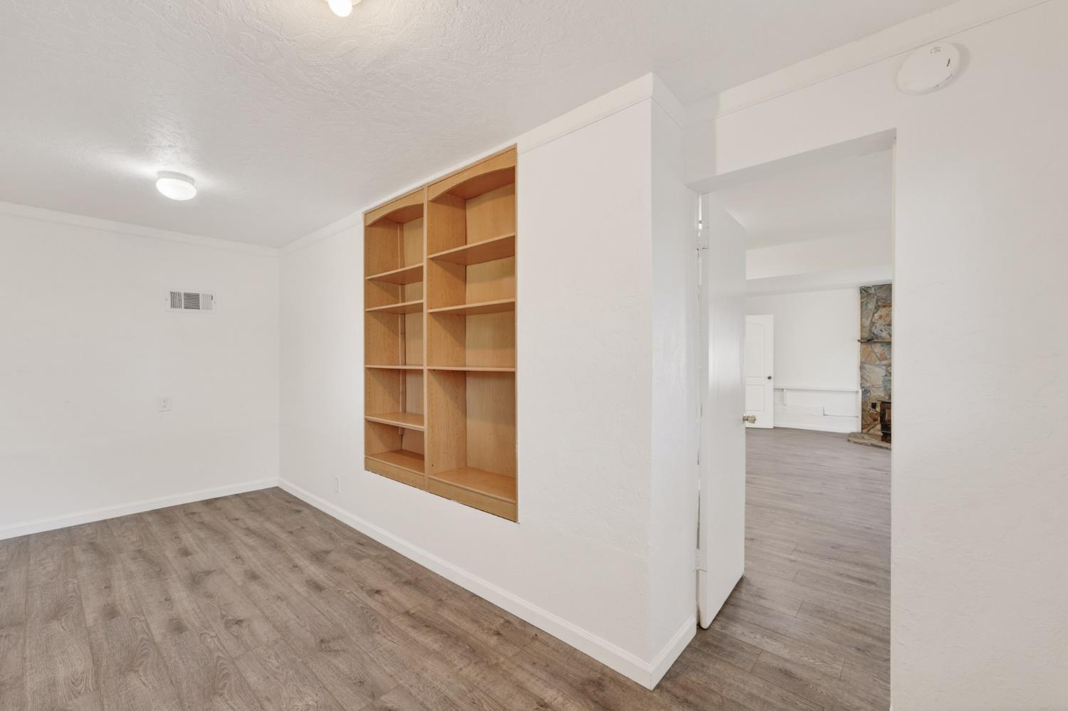 4698 Kiva Dr, Copperopolis, CA 95228