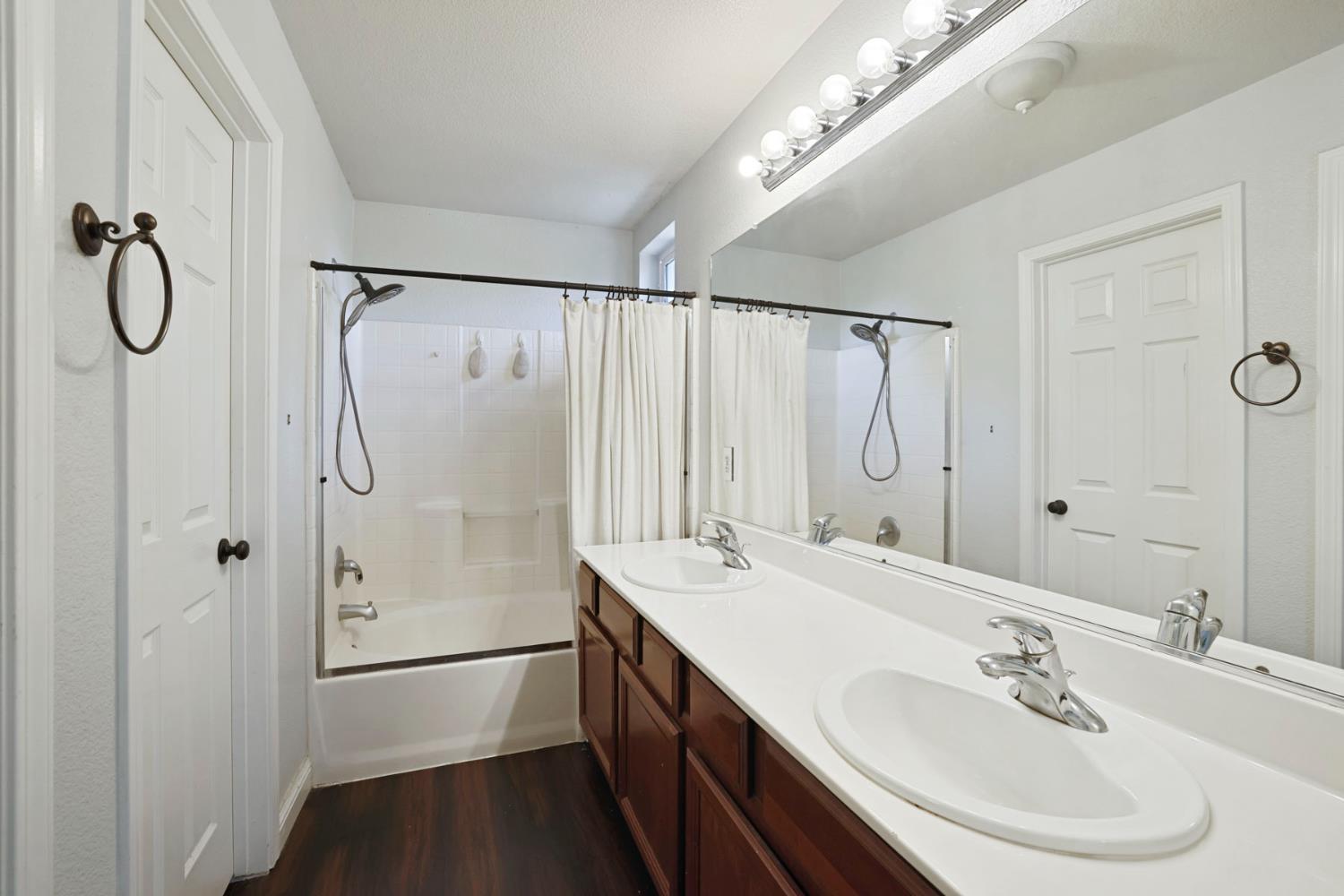 2304 Celebration Ln, Turlock, CA 95380