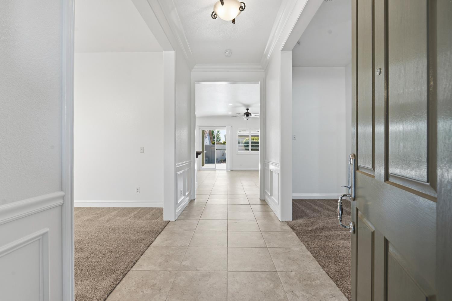2472 Ashbridge Ln, Manteca, CA 95336